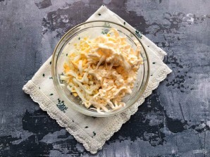 Салат с редькой и горошком