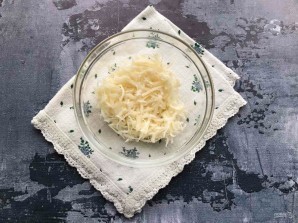 Салат с редькой и горошком