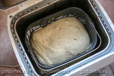 Сдобный белый хлеб с изюмом в роме Сдобный белый хлеб с изюмом в роме