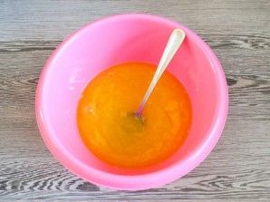 Сметанный пирог с изюмом