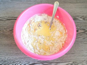 Сметанный пирог с изюмом