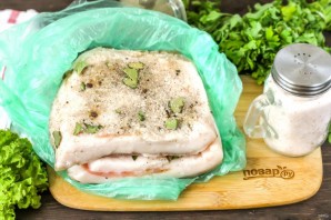 Соленое сало в пакете