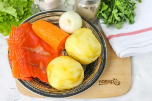 Суп с копченой форелью