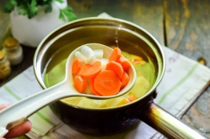 Суп с креветками и кальмарами