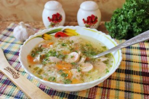 Суп с сосисками и рисом