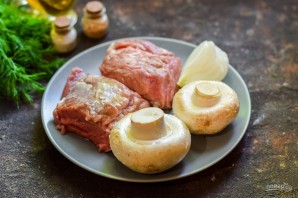 Свинина в рукаве с грибами