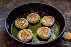 Сырники с грецкими орехами Сырники с грецкими орехами