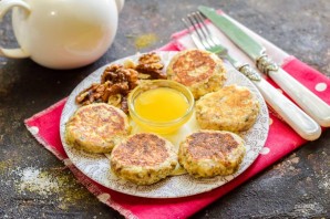 Сырники с грецкими орехами Сырники с грецкими орехами