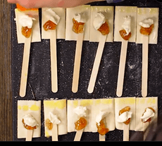 Сырные снэки с джемом