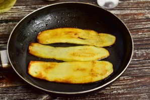 Трубочки из баклажанов с фаршем