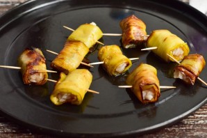 Трубочки из баклажанов с фаршем