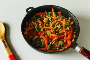 Тушеная зеленая фасоль