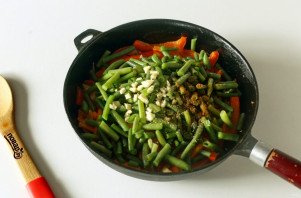 Тушеная зеленая фасоль