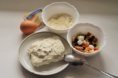 Творожная запеканка с цукатами и орешками Творожная запеканка с цукатами и орешками