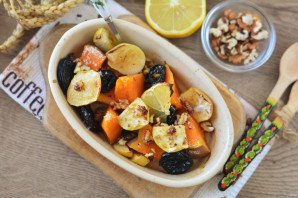 Тыква с черносливом в духовке