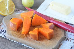 Тыква с черносливом в духовке