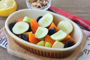 Тыква с черносливом в духовке