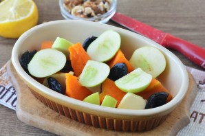 Тыква с черносливом в духовке