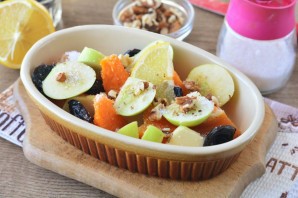 Тыква с черносливом в духовке