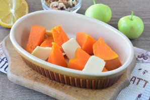 Тыква с черносливом в духовке