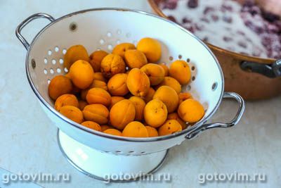 Абрикосовое варенье с миндалем Абрикосовое варенье с миндалем