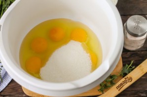 Бисквитный торт с ягодами