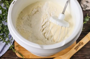 Бисквитный торт с ягодами