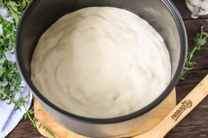 Бисквитный торт с ягодами