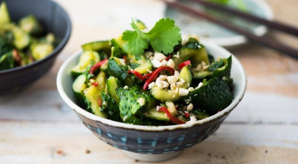 Битые огурцы, пошаговый рецепт с фото Битые огурцы, пошаговый рецепт с фото