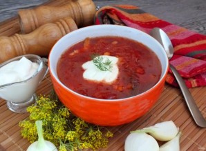 Борщ из свиной рульки