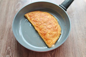 Бризоль с сосиской и сыром