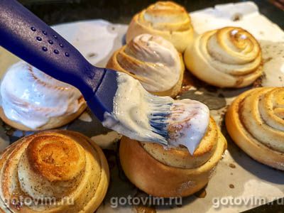 Булочки «улитки» с сахаром, корицей и творожной заливкой Булочки «улитки» с сахаром, корицей и творожной заливкой