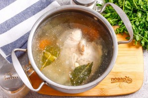 Диетический бульон из куриной грудки