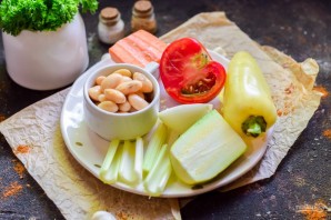 Фасолевый суп с сельдереем