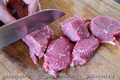 Говядина с яблоками и черносливом,тушенная с сидром в горшочке Говядина с яблоками и черносливом,тушенная с сидром в горшочке