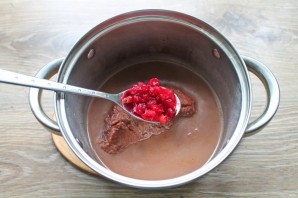 Говядина в клюквенном соусе