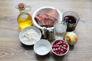 Говядина в клюквенном соусе