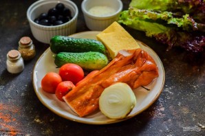 Греческий салат с копченой курицей