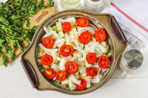 Яичная запеканка с овощами в духовке