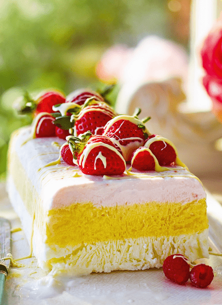 Йогуртовое мороженое с клубникой Йогуртовое мороженое с клубникой