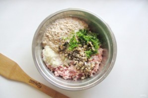 Котлеты из свинины с грибами