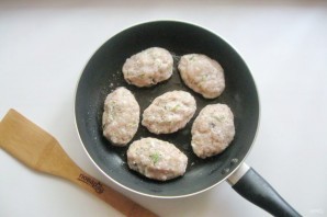 Котлеты из свинины с грибами