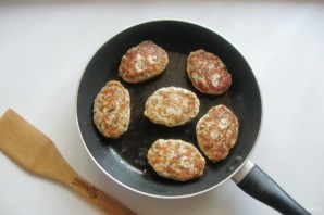 Котлеты из свинины с грибами