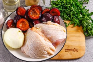 Курица со сливой в духовке