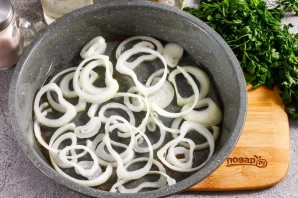 Курица со сливой в духовке