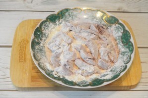 Куриная печень с грибами