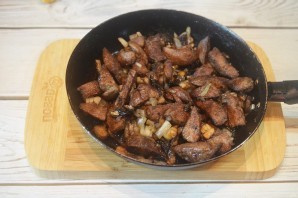 Куриная печень с грибами