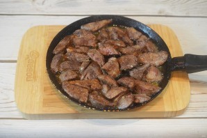 Куриная печень с грибами