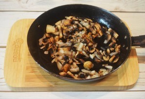 Куриная печень с грибами