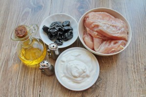Куриное филе с черносливом